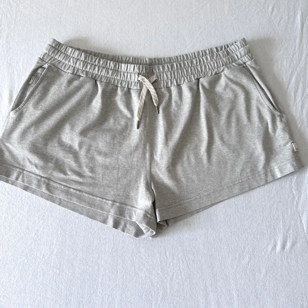 Vuori Halo Performance Shorts Women XL Gray Athleisure Yoga Lounge
